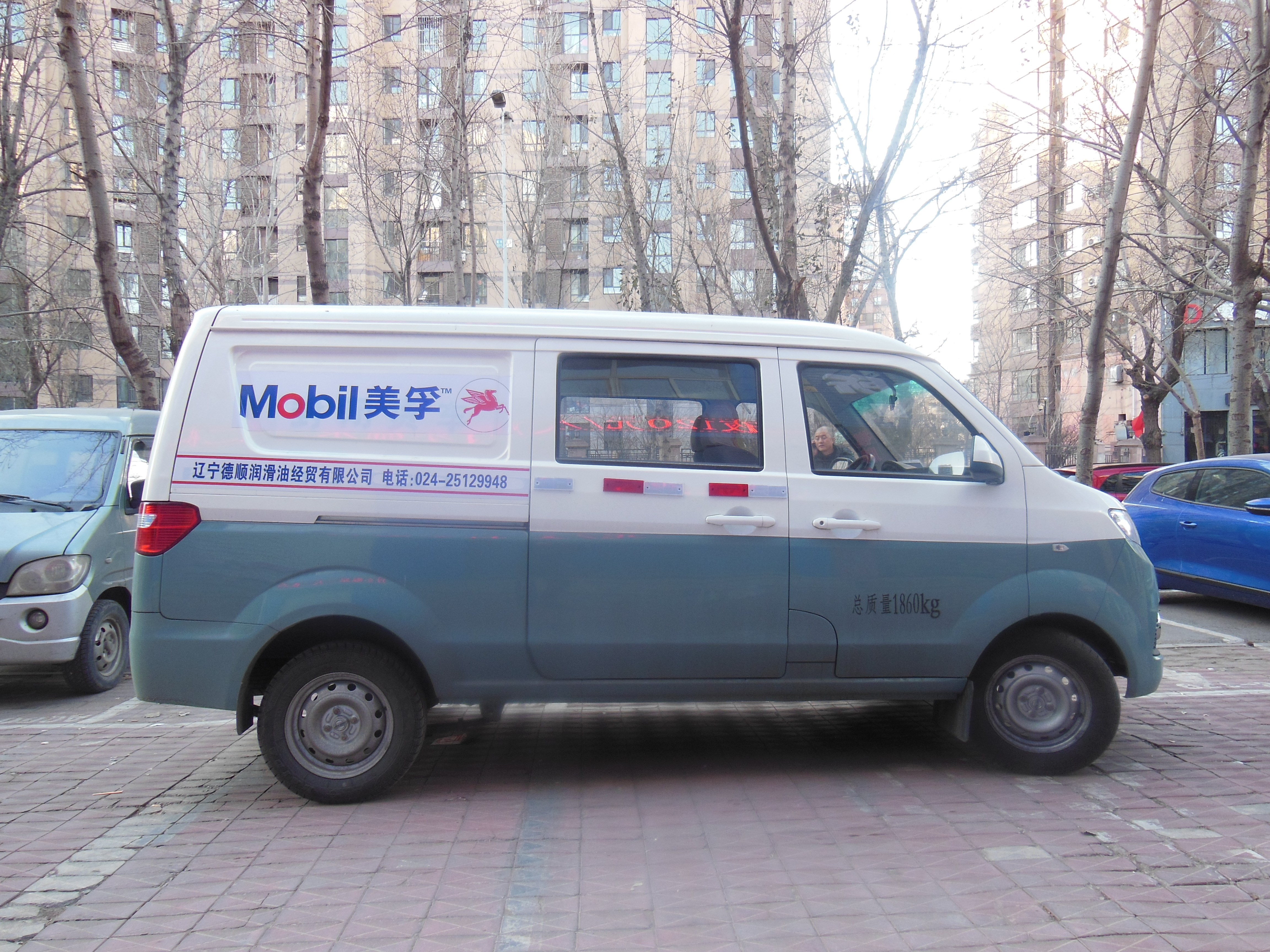 货车
